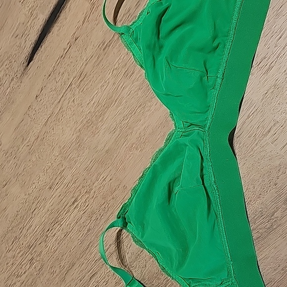 PINK NWOT Victoria's Secret Green Triangle Bralette Size Med 36DD - Picture 6 of 6